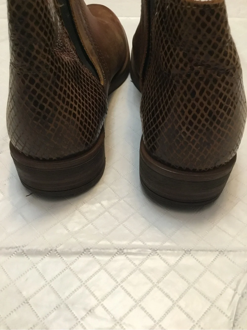 Clarks Women's Brown Leather Chelsea Boots Elastic Panel Slip-On Size 6